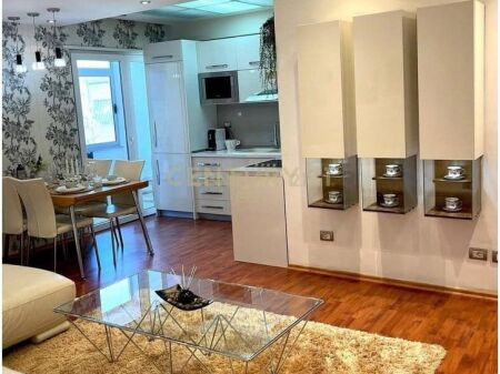 SHITET APARTAMENT 50M LARG DETIT TE SHKEMBI I KAVAJES, DURRES !!!