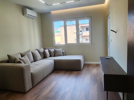 🏡 Shitet Apartament 1+1 te Mine Peza, pranë Qendrës së Tiranës