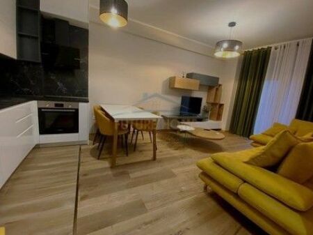 Disponojmë Apartament 1+1, për Qira Ring Center Foleja e Gjelber