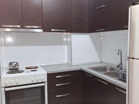 Apartament me qera 1+1 Misto Mame
