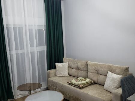 🏡Jepet me Qera Apartament 1+1 – 📍Ali Demi, Kompleksi Kadiu💶 Çmimi: 450 mijë lekë/muaj