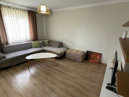 Disponojme Apartament per qera 1+1, Laprake perballe Paralel Living , Tirane.