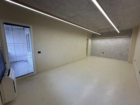 Business Premises for Rent, Paris Municipality