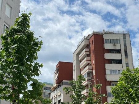 🏡 Shitet apartament 1+1  📍Bulevardi Migjeni
