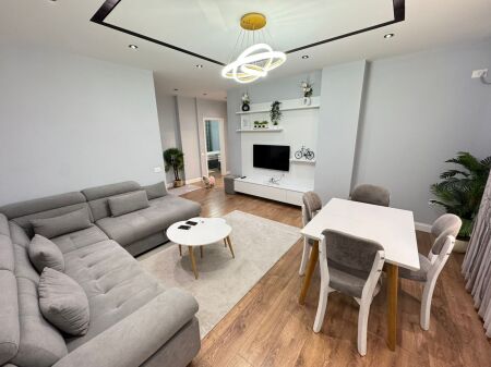 🏡 Jepet me qera Apartament 2+1 📍 Ish Parku, Rruga Frosina Plaku💰 Çmimi: 78000 lekë/muaj