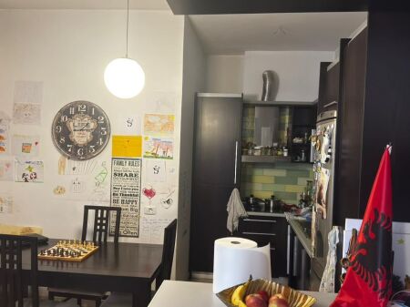 Apartament - Për Shitje - Rruga e Kavajës, Tiranë