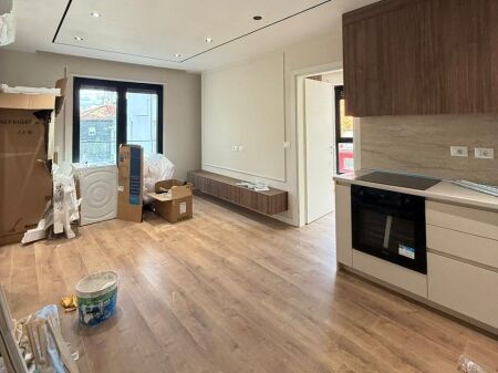 🏡 Appartamento 1+1 con Balcone in Affitto – Comune di Parigi