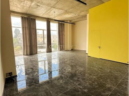 Nuovo Viale - Locale Commerciale in Affitto 170m2 presso il Complesso Bermon