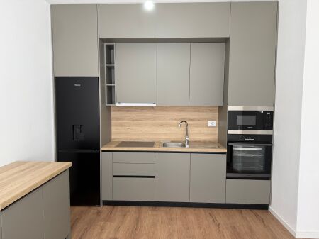 Tirane, jepet me qera apartament 1+1+Ballkon Kati 5, 60 m² , 32.000 Lekë (Univers City)