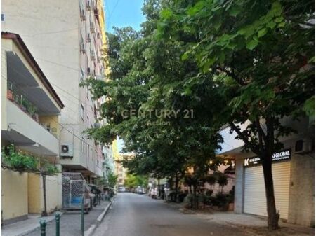 Shitet Apartament 2+1 te Sheshi Willson