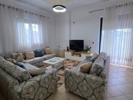 Qera, Apartament 3+1+Post Parkimi, Sauk,Tiranë