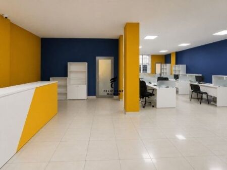 SHOP FOR RENT 200 M2 PARIS COMMUNE 400,000 LEKE FH-74316