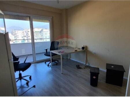 Appartamento in affitto per ufficio