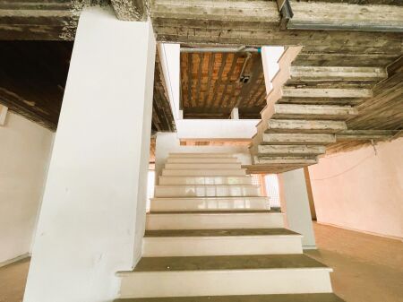 🏢Commercial Space for Rent at the Commune Overpass🔥