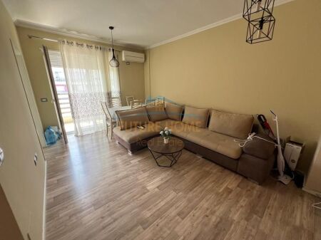 Qera, Apartament 1+1, Porcelan, Tiranë.