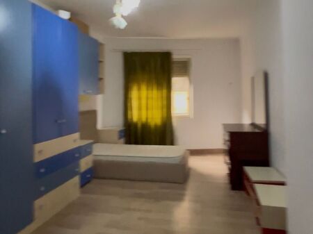 Shitet, Apartament 2+1, Rruga e Durrësit, Tiranë.