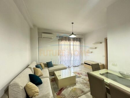 Rent, Apartment 2+1+2+Parking Space, Paris Commune, Tirana. 750 €