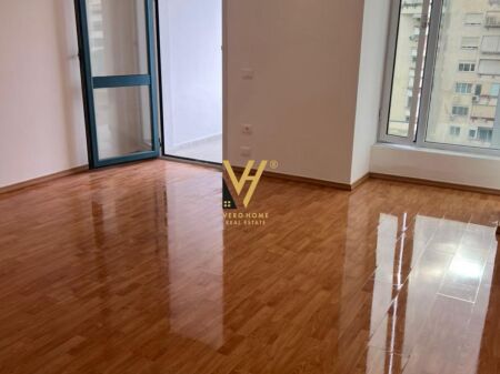 OFFICE 190 M2 FOR RENT AT AIR ALBANIA 2,000 EURO