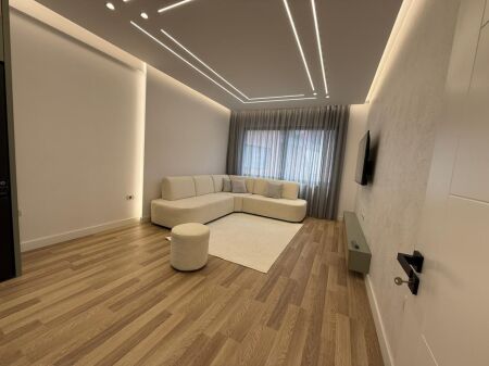 Shitet Apartament 1+1 , Astir