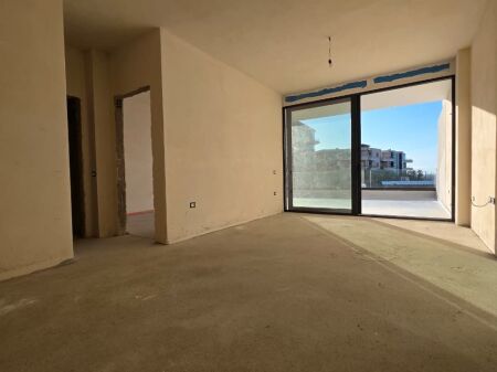 Apartament 1+1 me pamje nga deti dhe verande
