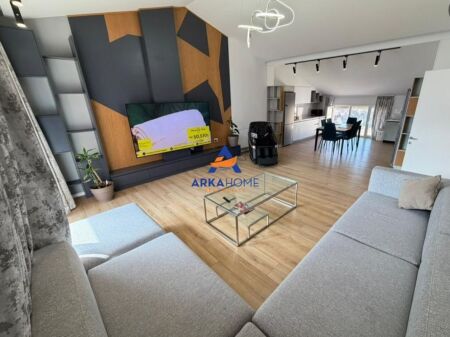 JEPET ME QERA VILE 200M2 "SECRET GARDEN, TEG" 1500 EURO