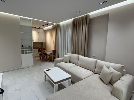 Qera apartament 2+1 +2 📍Perballe Amerikan 3 cmimi 60000 leke ne mua   