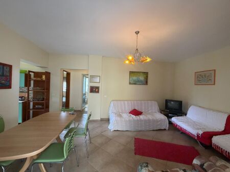 Shitet Apartament 2+1 ne Golem