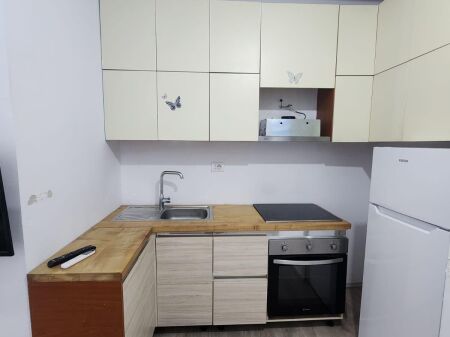 GARSONIERE NE SHITJE , ALI DEM MANGALEMI