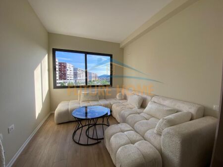 Shitet, Apartament 2+1, Unaza e Re