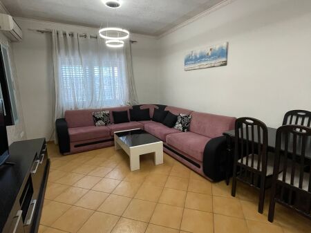 Shitet apartament 1+1