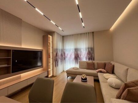 Apartament 2+1 me qira tek Zogu i Zi