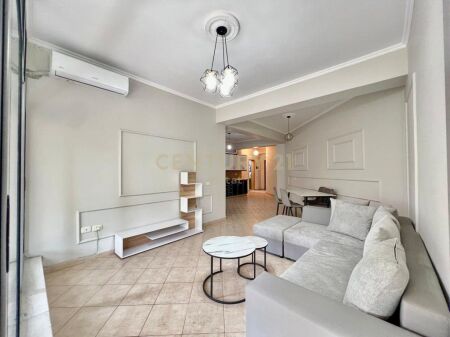 QIRA, APARTAMENT MODERN 2+1+2 me POST PARKIMI, GLOBE / RRUGA KAVAJËS