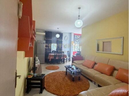 Apartament 2+1 per shitje tek Bulevardi i Ri