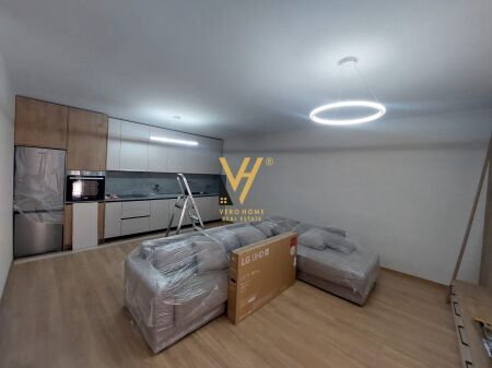 JEPET APARTAMENT 1+1+BLK ME QERA TE KOPSHTI ZOOLOGJIK 75.000 LEKE