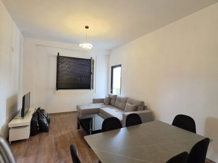2+1 apartment for rent for rent in Paskuqan, 6th floor, 500 euros