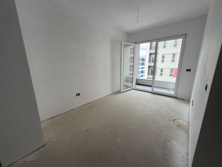 Shitet Apartament 1+1 Univers City
