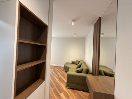 Shitet Apartament 1+1