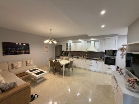 Apartament 2+1+ parkim per qera te Vala Park