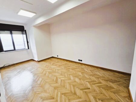 🏢 Office Space for Rent – Torre Drini📍
