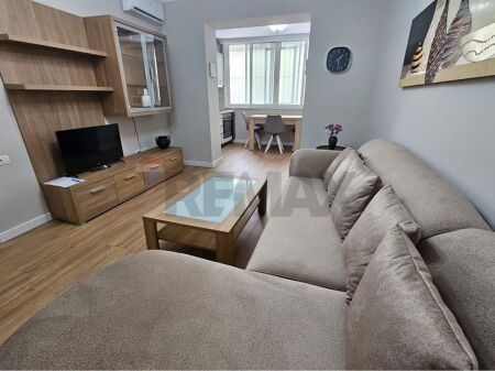 Apartament - Për Qira - Blloku, Tiranë
