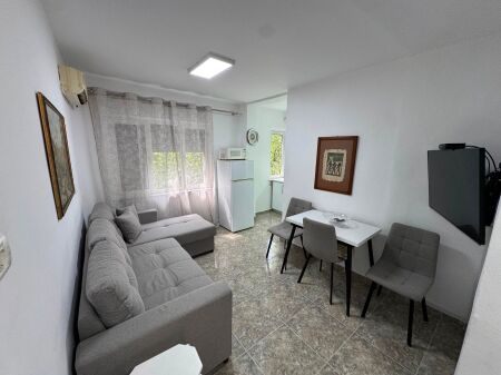 Rent apartment 2+1, Near the University of Medicine, Dibra Street 50000 lek