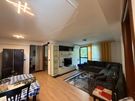 Shitet,Apartament 2+1, Myslym Shyr Tiranë