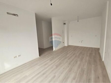 Office for rent near the Red School!