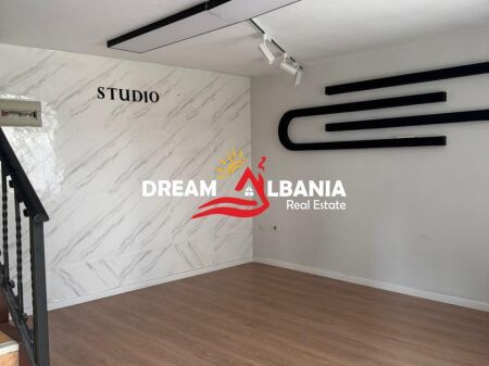 Negozio Moderno in Affitto 32m² vicino a Kafe Flora – Posizione Perfetta per Affari (ID 42711167)