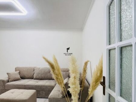 SHITET APARTAMENT 1+1 STADIUMI DINAMO 206.000 EURO FH-74390