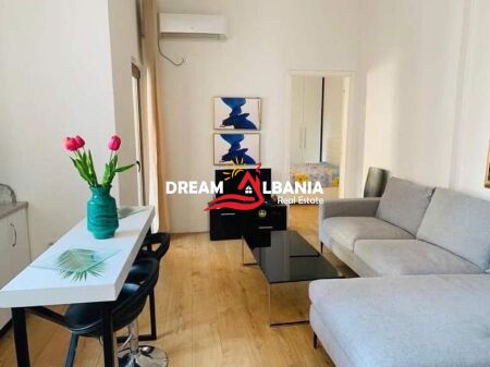 Jepet me qera apartament 1+1 ne rrugen e Kavajes prane Kompleksit Deliorgji (ID 42111576)