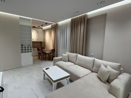 🏡✨ QERA – Apartament 2+1+2 tek Kompleksi Golden Park 📍 Përballë Spitalit Amerikan 3💰 Çmimi: 60.000 Lekë / muaj