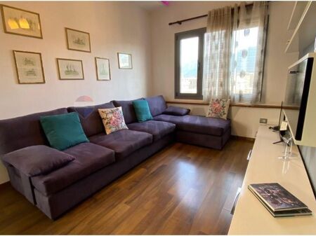 Apartament - Për Qira - Rruga Tefta Tashko, Tiranë
