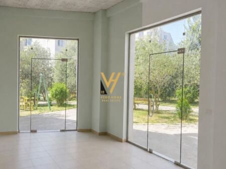 BUSINESS PREMISES FOR SALE 61 M2 AT STUDENT CITY 90,000 EURO