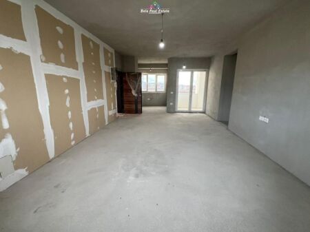 Zyre Me Qera 2+1 Ne Astir (ID BZ2967) Tirane